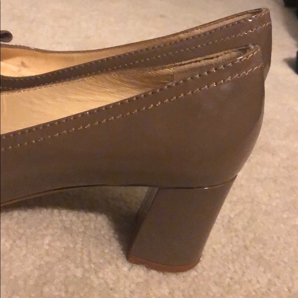 Like New! Kate Spade pumps with bows & block heels - Picture 5 of 6